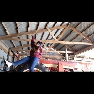 Meet your Posher, Hilary